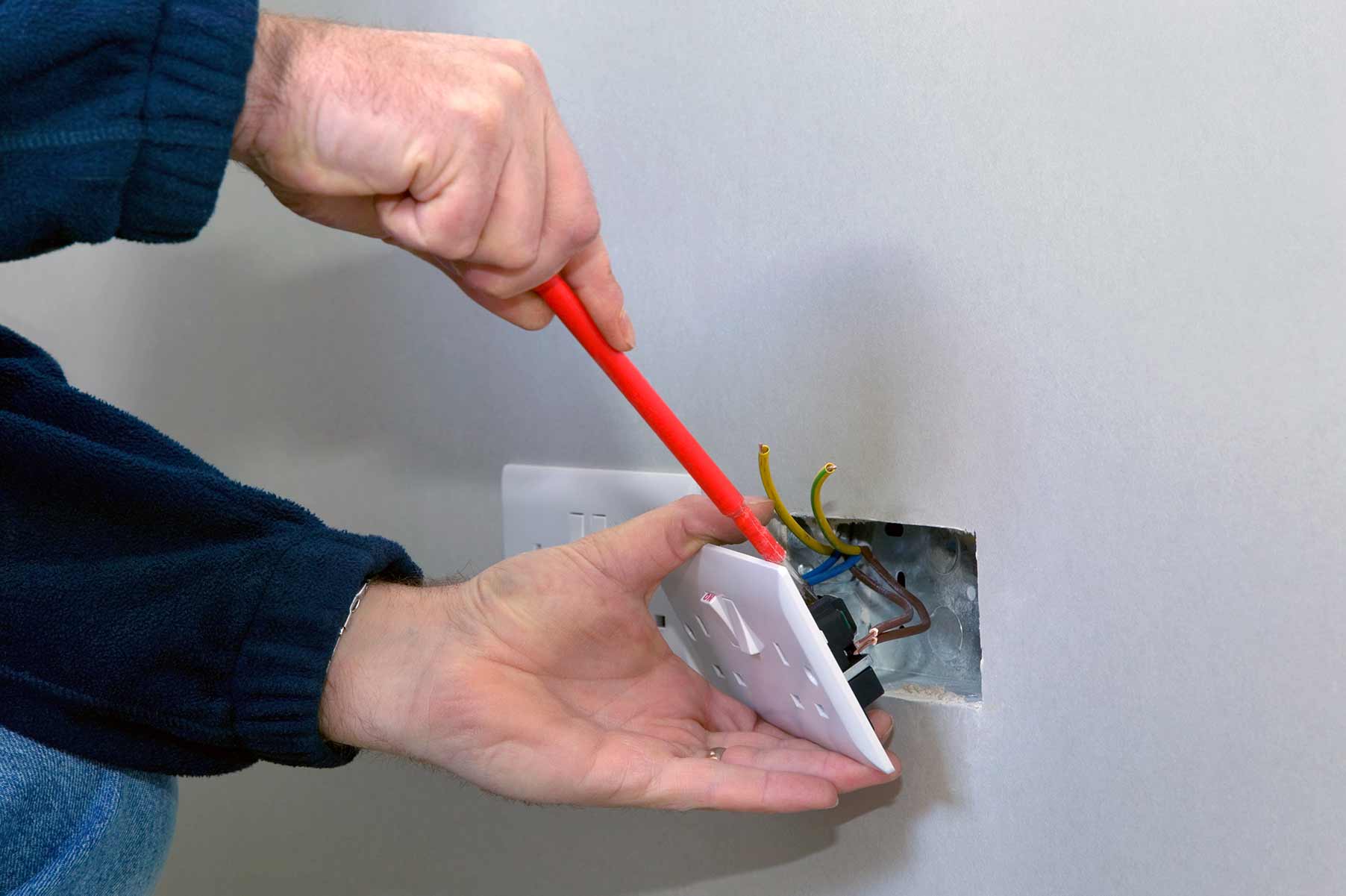 Our electricians can install plug sockets for domestic and commercial proeprties in Wigston and the local area. 